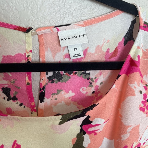 Ava & Viv Floral Blouse - Picture 4 of 5